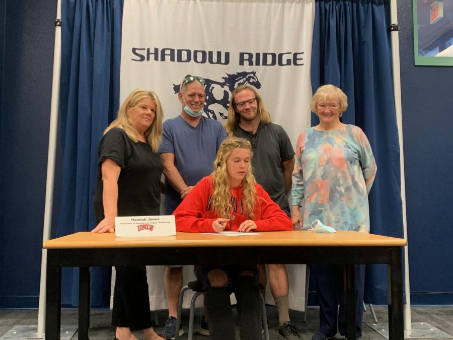 Hannah Jones: UNLV Swimming