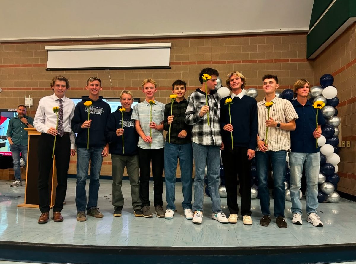 XC banquet: State team (Boys) receive their flowers