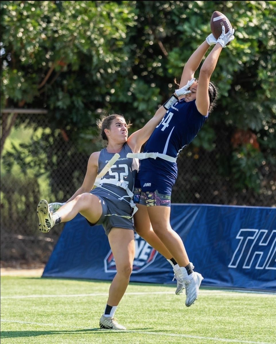 Palmer catching the ball.