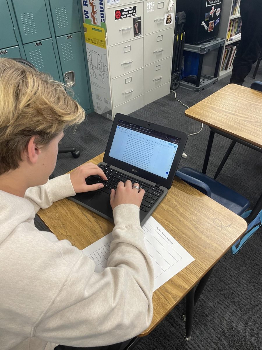 Sophomore Hunter Reynolds working on gothic short story.
