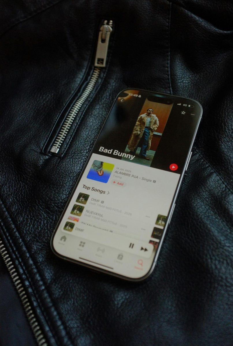 Bad Bunny's Apple Music display
