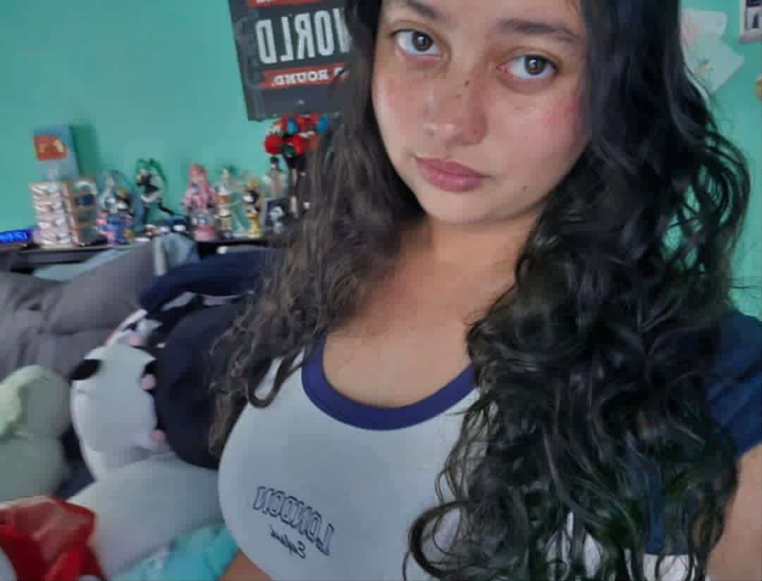 Dezirae right before a swim meet