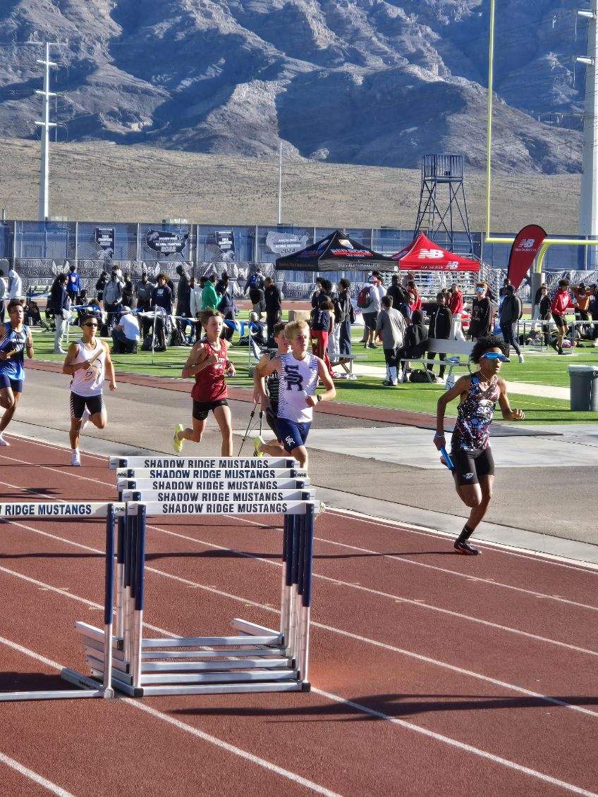 Ronin running in the 4x800 relay